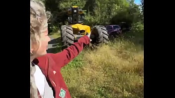 We’re on the road with our jeep and things are happening what’s your wildest road trip story #jeepadventur We’re on the road with our jeep and things are happening what’s your wildest road trip story #jeepadventur