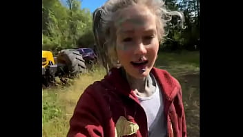 We’re on the road with our jeep and things are happening what’s your wildest road trip story #jeepadventur