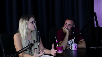 Teve experiência ruim na boate que o fábio porchat frequentava o miss bumbum a ajudou a ter mais credibilidade e venceu o miss simpatia casal kaliente sheer red