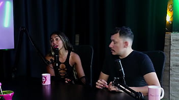 Teve experiência ruim na boate que o fábio porchat frequentava o miss bumbum a ajudou a ter mais credibilidade e venceu o miss simpatia casal kaliente sheer red