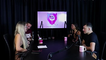 Teve experiência ruim na boate que o fábio porchat frequentava o miss bumbum a ajudou a ter mais credibilidade e venceu o miss simpatia casal kaliente sheer red