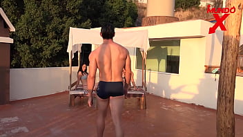 Hombre de rescate se folla a 2 turistas