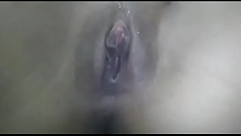 Dedada na buceta gostosa