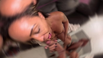 Sentindo a anne cristalli bem de perto – bicos duros e cuzinho apertado no pov