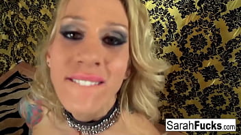 Sexy milf loves to suck cock