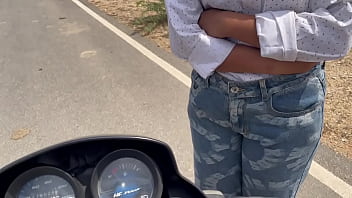 Corporate lady worker fucked by collegue when she asked for lift