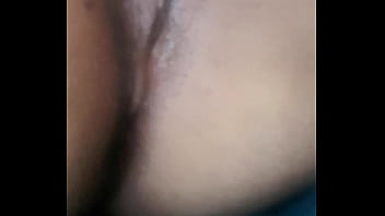 Young whore strech her pussy out