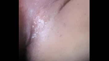 Young whore strech her pussy out