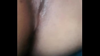 Young whore strech her pussy out