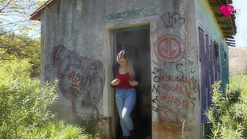 Luxury Public Blowjob Vs Fisting thumbnail