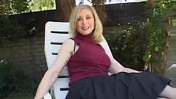 Amazing strawberry blonde mature fell in love with cock