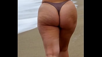 Huge ass thick girls walking compilation 6 ai