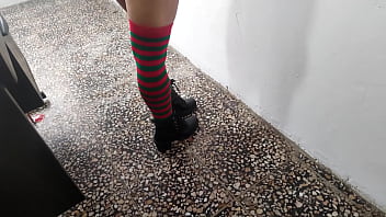 Madrastra se viste eroticamente antes de navidad y me manda su video porno