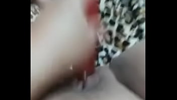 Esposa exitada masturbandose le falta verga Esposa exitada masturbandose le falta verga