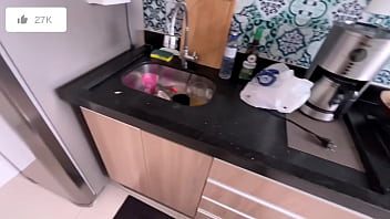 Mostrando apartamento novo e estreando com foda caseira ft amberzinha