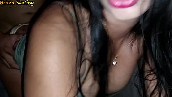 Ela estava louca por rola e pediu pro corno levar no buraco da glória