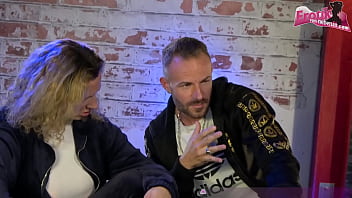 Große deutsche frau mit dickem arsch backstage gefickt