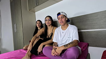 Com duas novatas na cama entrou a terceira e o camera aí virou orgia bibi mendes cristal ortega completo no red