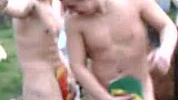 Strip Tease It's Rain A Men Musique Parodie thumbnail