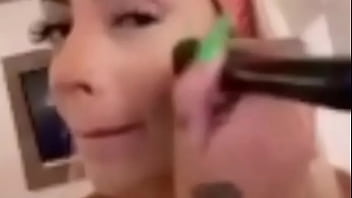 Mirella chupada por trás discretamente