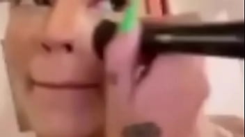 Mirella chupada por trás discretamente