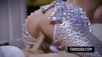 Lucky guy bangs a hot extraterrestrial milf slut and later gets his ass fisted Lucky guy bangs a hot extraterrestrial milf slut and later gets his ass fisted