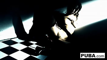 Brunette babe rubs herself