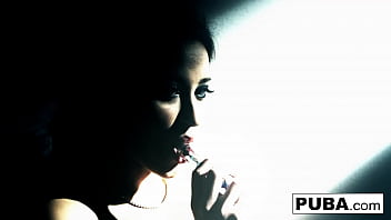 Brunette babe rubs herself