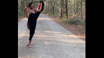 It’s easy for me to turn it on #blacktrans #ebonytrans #blacktgirl