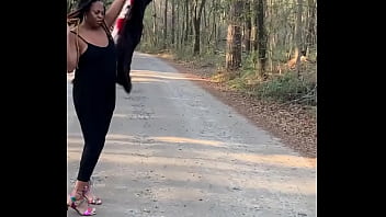 It’s easy for me to turn it on #blacktrans #ebonytrans #blacktgirl