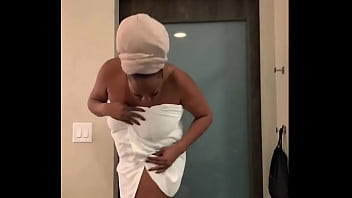 It’s easy for me to turn it on #blacktrans #ebonytrans #blacktgirl