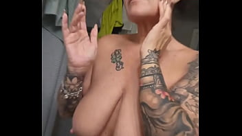 Good morning beautiful darlins how about a grwm for tata tuesday gotta moisturize and keep those pearly whites pretty