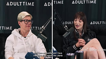 She knows all her fans are young guys looking for a hot step mom