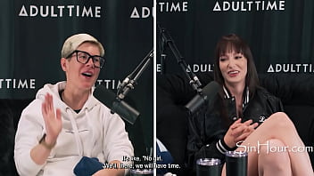 She knows all her fans are young guys looking for a hot step mom