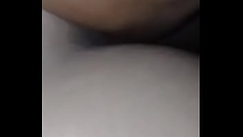 Negão viciado em buceta molhada