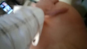 Toda vez que eu faço chamada de video é assim ele fica morrendo de tesão