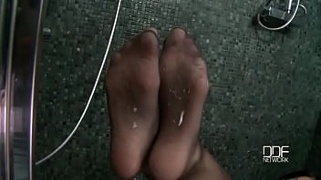 Newbie temptress stiffens us