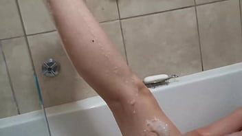 Sexy bath smoking session