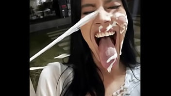 Recibe la leche y me encanta a la putita