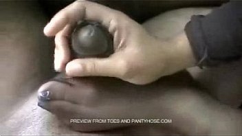 Lady r video preview from toes and