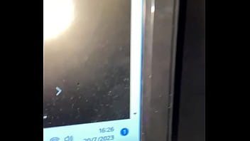 Pendeja masturbandose en el sillon