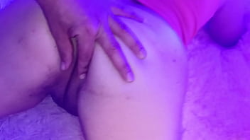 En este bar te folla la dueña si te quedas sin dinero sin duda es la mejor bartender 3