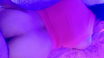 En este bar te folla la dueña si te quedas sin dinero sin duda es la mejor bartender 3