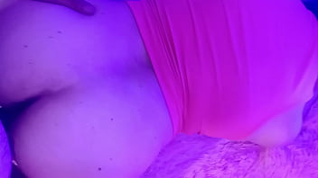 En este bar te folla la dueña si te quedas sin dinero sin duda es la mejor bartender 3