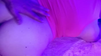 En este bar te folla la dueña si te quedas sin dinero sin duda es la mejor bartender 3