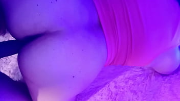 En este bar te folla la dueña si te quedas sin dinero sin duda es la mejor bartender 3