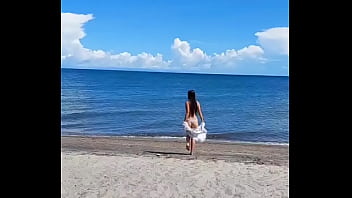 Sunny chill day with hottie girl #girls #sexy #tropical #beachvibes #model #contentcreator #hot girl #su