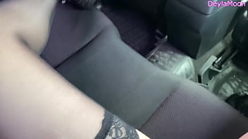 Girl secretly jerks off in taxi while driving home to her husband