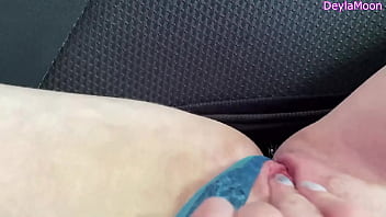 Girl secretly jerks off in taxi while driving home to her husband