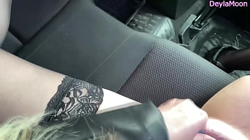 Girl secretly jerks off in taxi while driving home to her husband